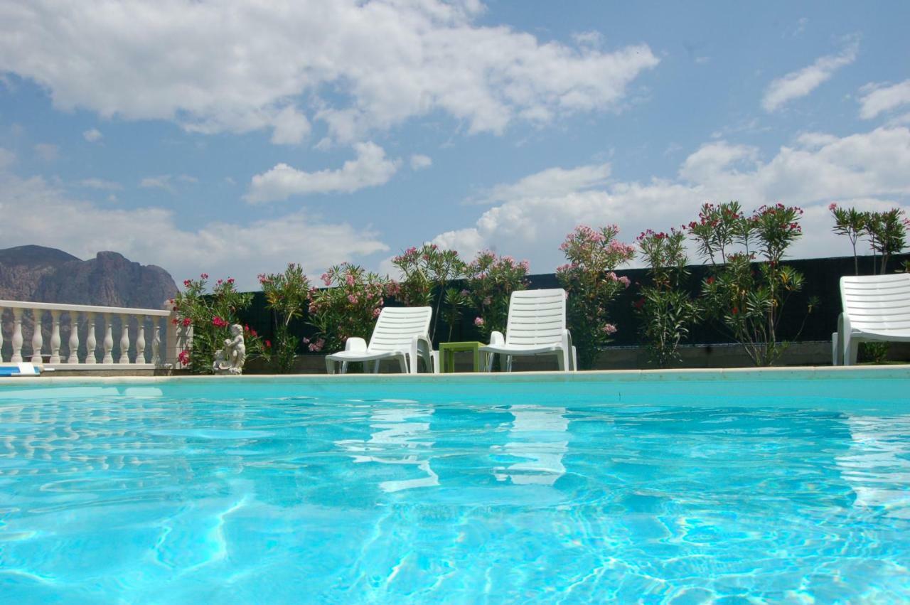 Perula Di Machja Bed & Breakfast Alata Ngoại thất bức ảnh